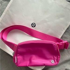 Lululemon Everywhere Belt Bag